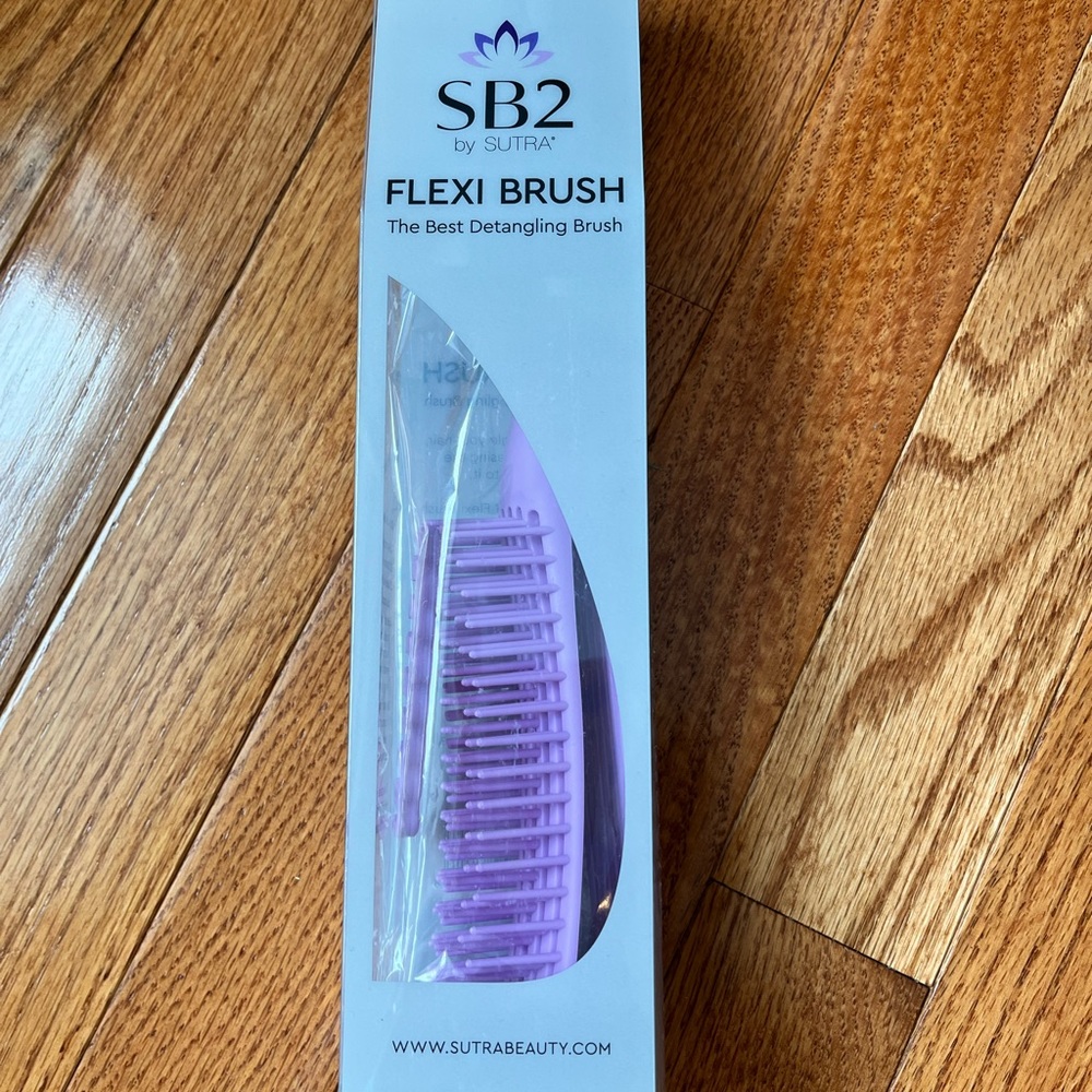 SB2 by Sutra Flexi Brush/ Detangling  NWT